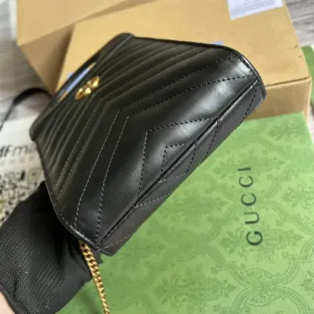 Gucci 699756 GG Marmont mini kabelka s horním uchem Černá