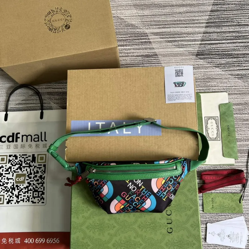 Gucci 650299 The North Face x Gucci ledvinka Zelená