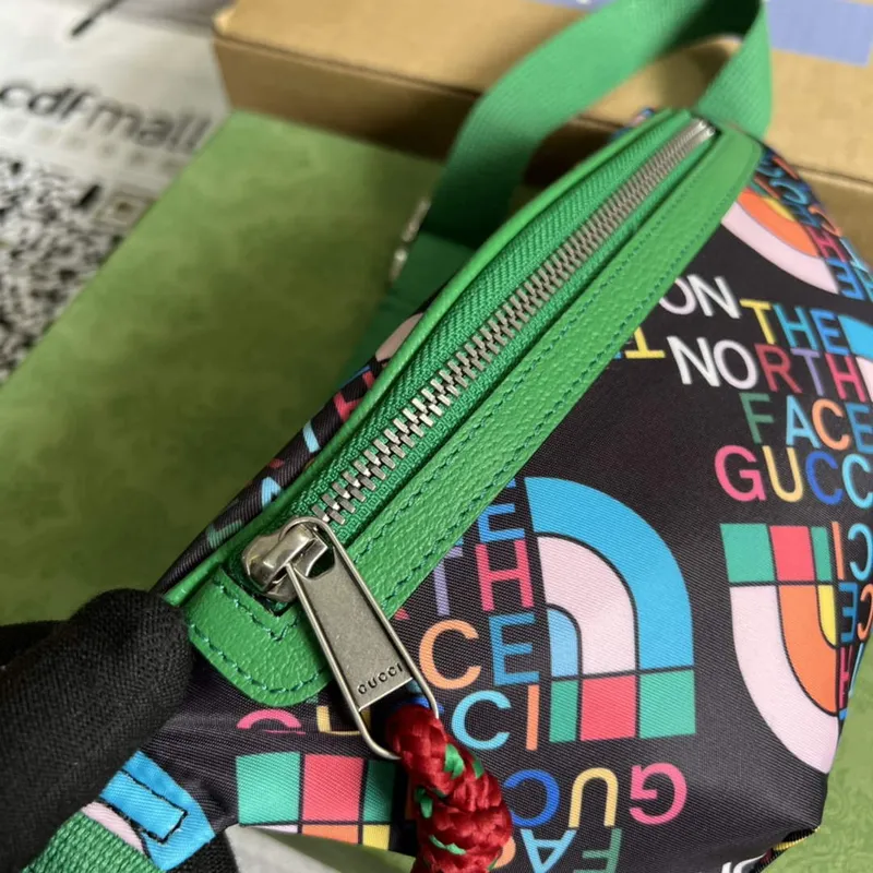 Gucci 650299 The North Face x Gucci ledvinka Zelená