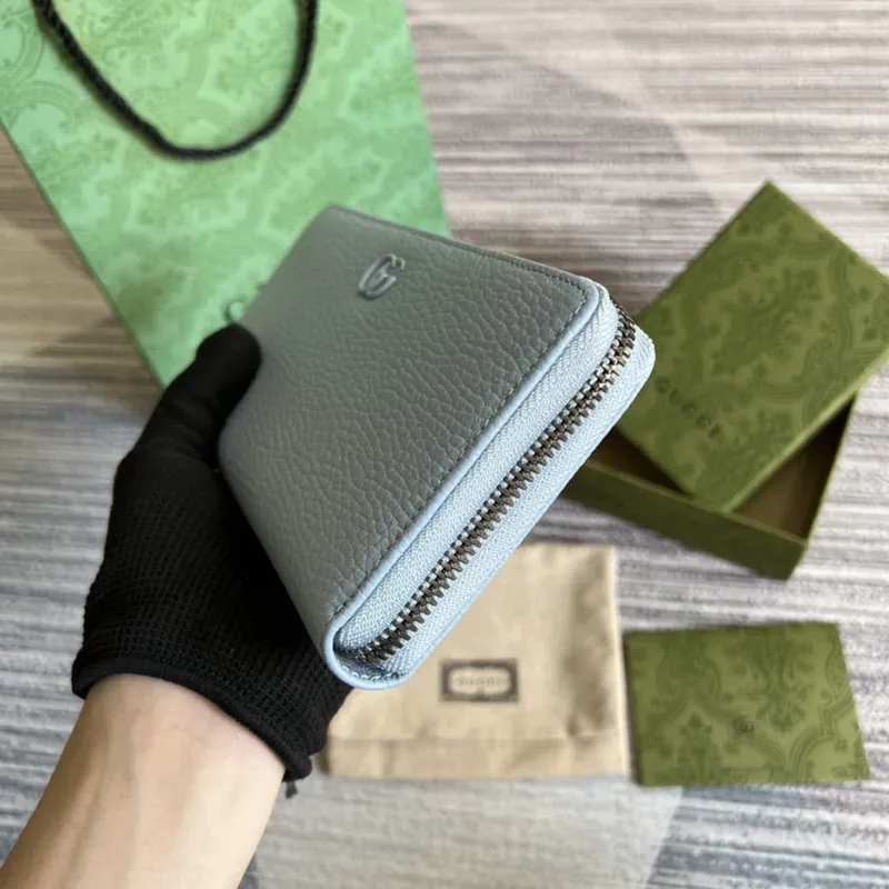 Gucci 456117 GG Marmont kožená peněženka na zip světle modrá