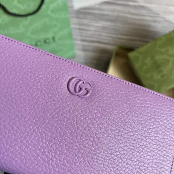 Gucci 456117 GG Marmont Kožená peněženka na zip světle fialová