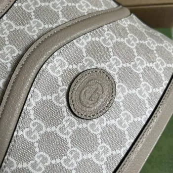 Gucci 696011 Velká kabelka přes rameno s propleteným G Ovesná