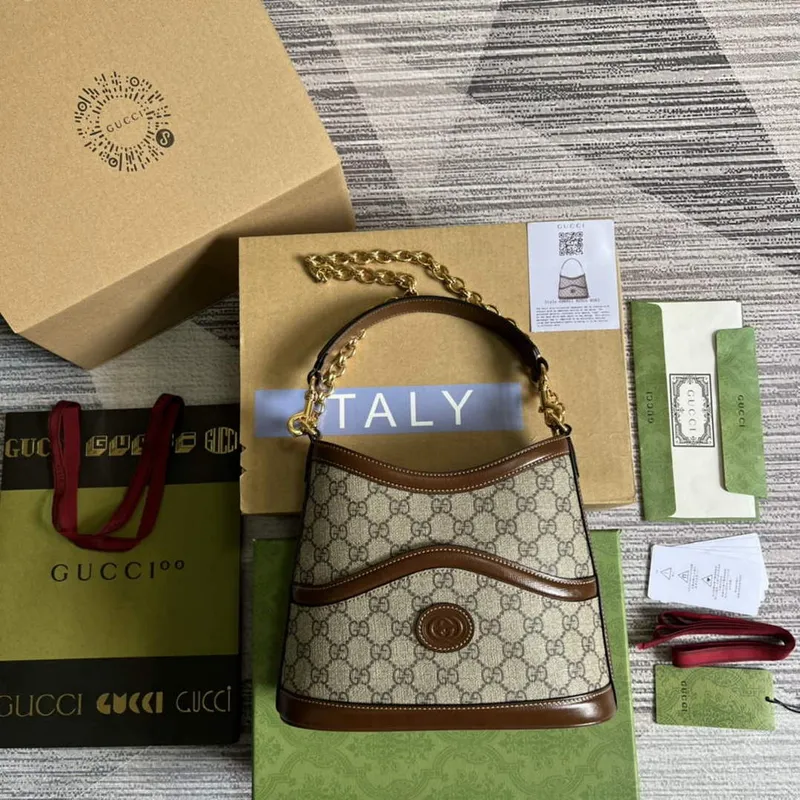 Gucci 696011 Velká kabelka přes rameno s propleteným G Hnědá
