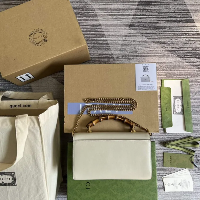 Gucci 675794 Gucci Diana Malá Kabelka přes Rameno Bílá