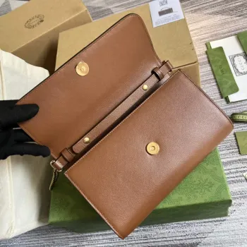 Gucci 675794 Gucci Diana Malá Kabelka přes Rameno Hnědá