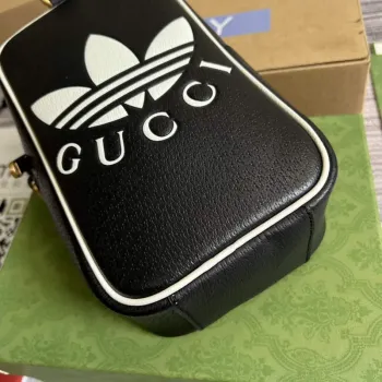 Adidas x Gucci mini taška s krátkým držadlem 702387 Černá kůže