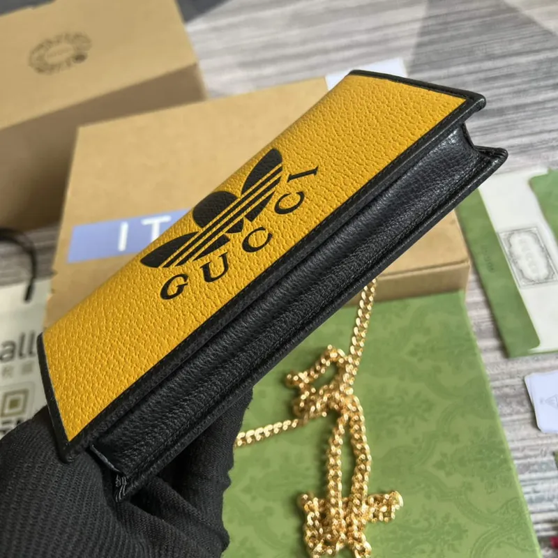 Adidas x Gucci 621892 peněženka s řetízkem Off black a žlutá kůže