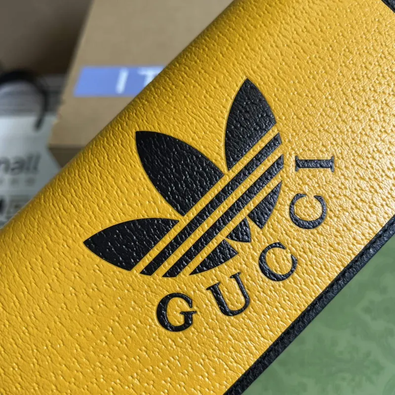 Adidas x Gucci 621892 peněženka s řetízkem Off black a žlutá kůže