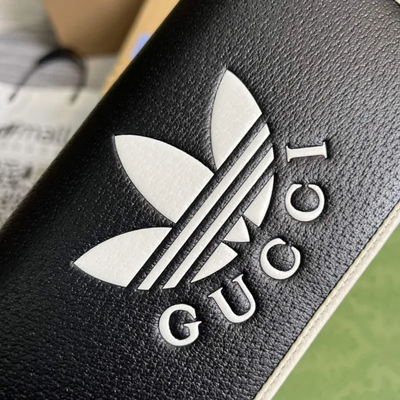 Adidas x Gucci 621892 peněženka s řetízkem černá a bílá kůže