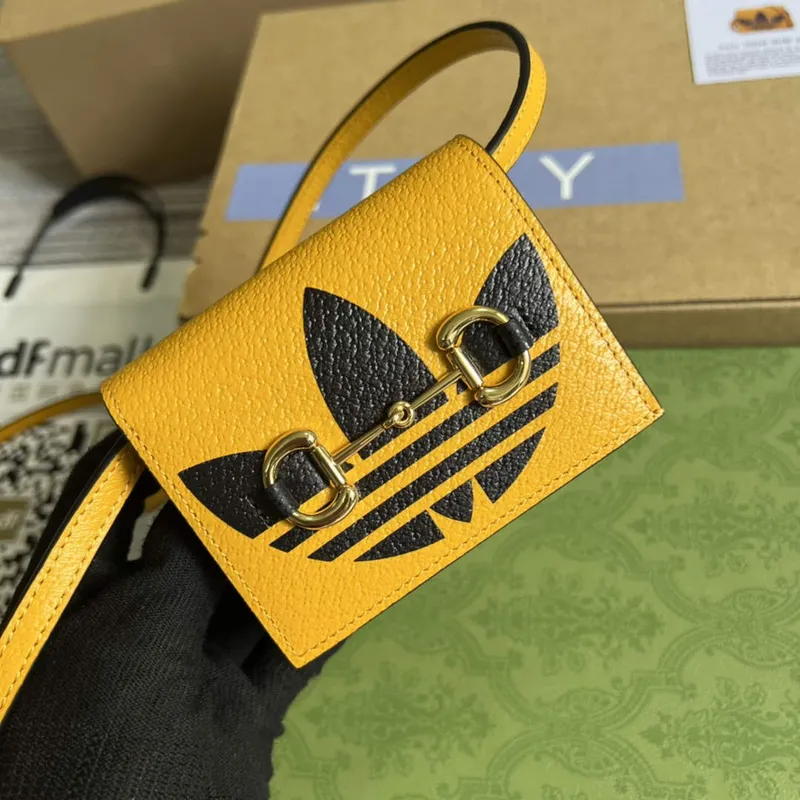 Adidas x Gucci pouzdro na karty s Horsebit 702248 Off black a žlutá kůže