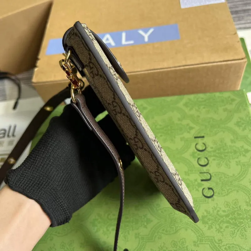 Gucci 700732 Gucci pouzdro na telefon s potiskem třešní Hnědé