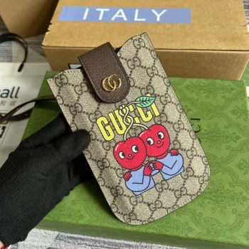 Gucci 700732 Gucci pouzdro na telefon s potiskem třešní Hnědé