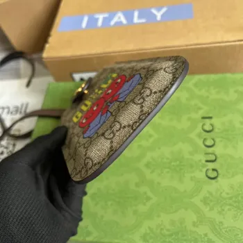 Gucci 700732 Gucci pouzdro na telefon s potiskem třešní Hnědé