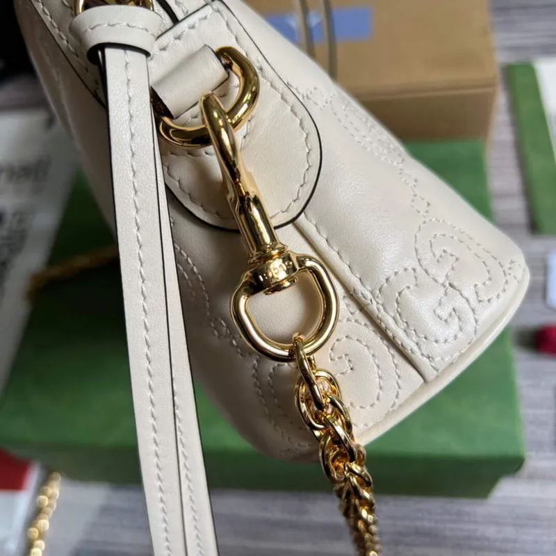 Gucci 702229 GG matelassé kožená kabelka přes rameno bílá