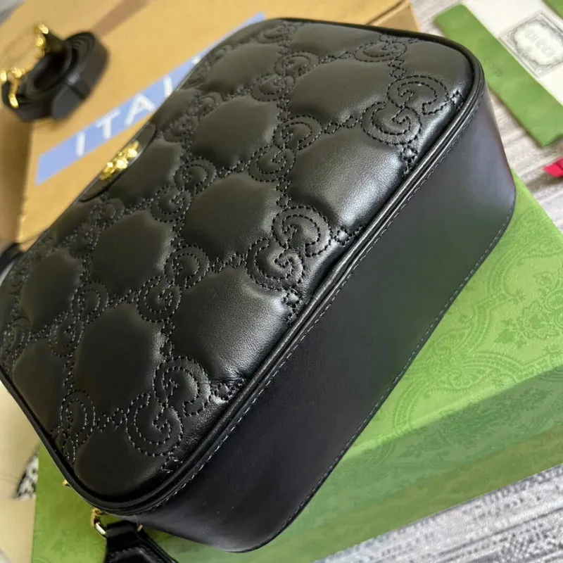 Gucci 702234 GG Matelassé kožená kabelka přes rameno černá