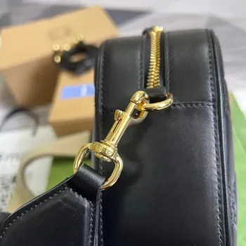 Gucci 702234 GG Matelassé kožená kabelka přes rameno černá