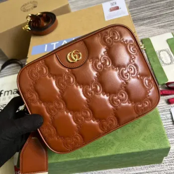 Gucci 702234 GG Matelassé kožená kabelka přes rameno světle hnědá