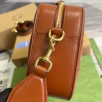 Gucci 702234 GG Matelassé kožená kabelka přes rameno světle hnědá