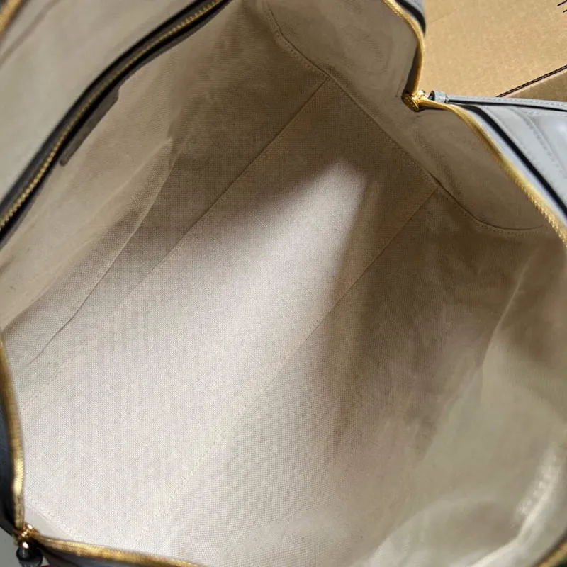 Gucci 702242 GG matelassé kožená kabelka přes rameno Prašná šedá