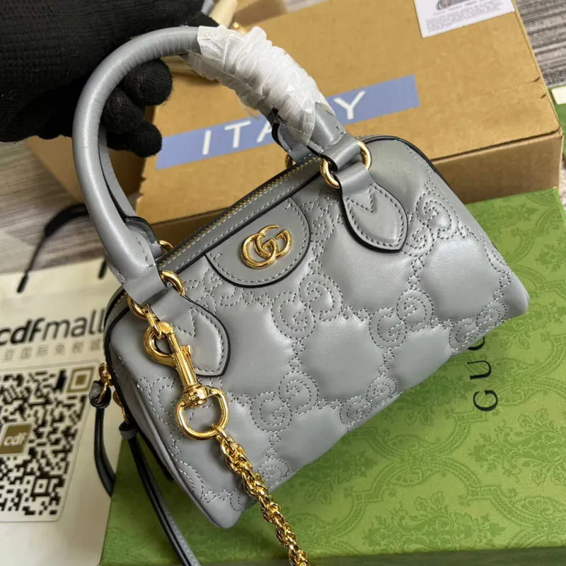 Gucci 702251 GG matelassé kožená taška s horním uchopem Prašná šedá