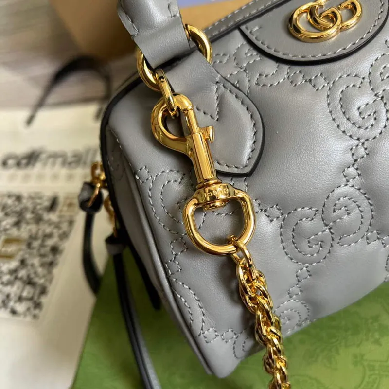 Gucci 702251 GG matelassé kožená taška s horním uchopem Prašná šedá