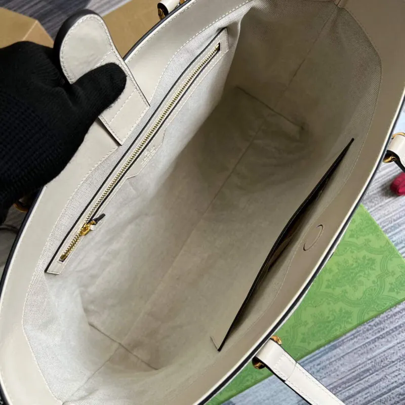 Gucci 631685 GG matelassé kožená střední taška bílá