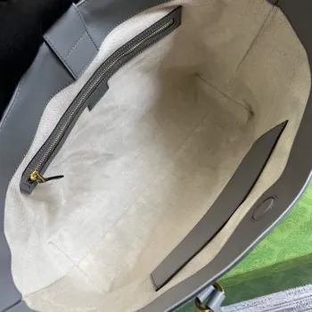 Gucci 631685 GG matelassé kožená střední taška šedá