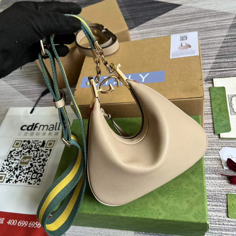 Gucci 699409 Gucci Attache malá ramenní taška Khaki