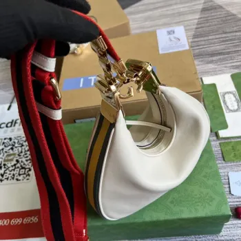 Gucci 699409 Gucci Attache malá ramenní taška Bílá