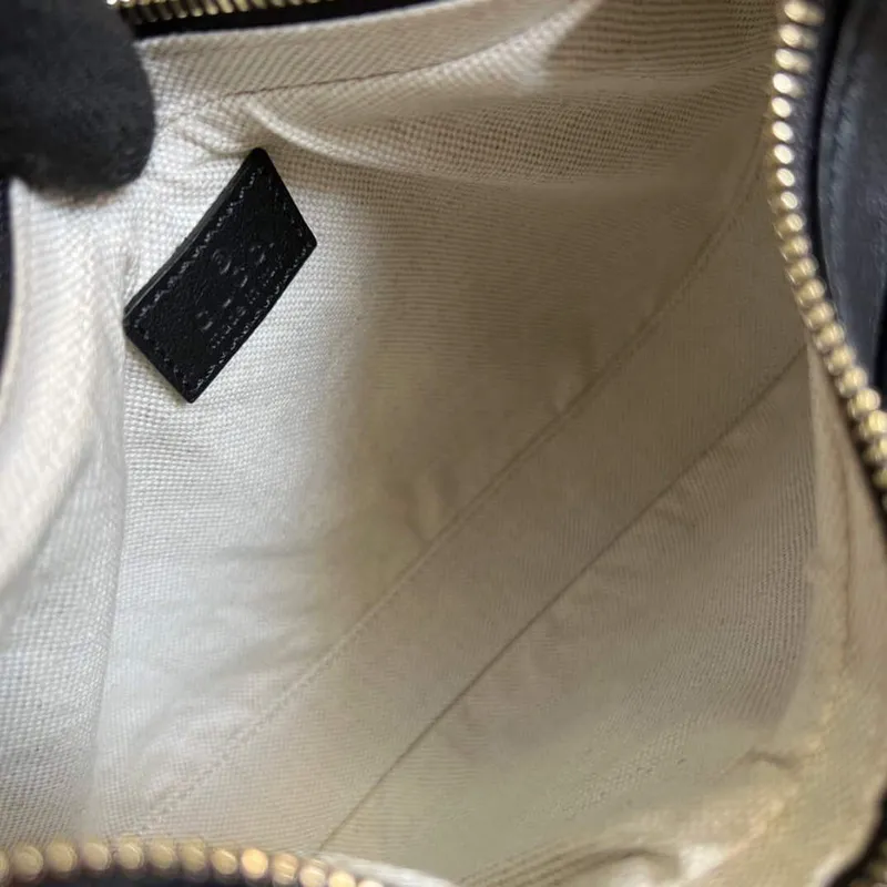 Gucci 699409 Gucci Attache malá ramenní taška Černá