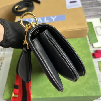 Gucci 698643 Gucci Blondie mini kožená taška Černá