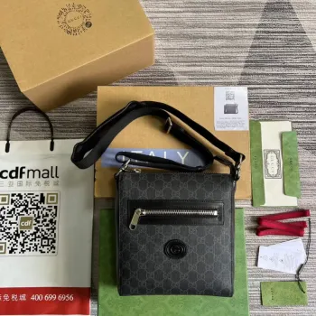 Gucci 681021 GG Supreme messenger bag Černá