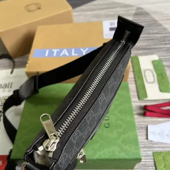 Gucci 681021 GG Supreme messenger bag Černá