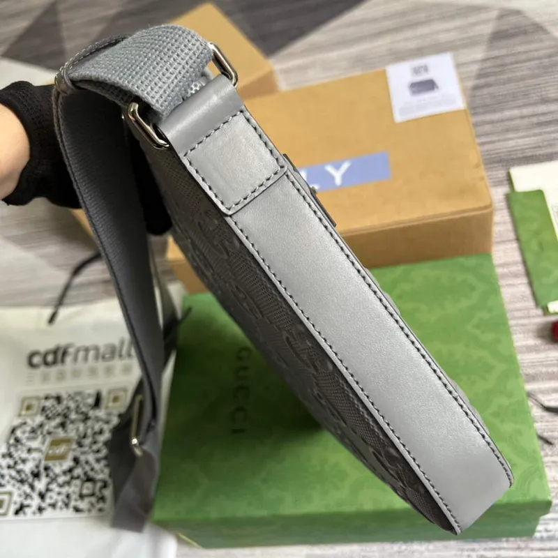 Gucci 406410 GG embosovaná malá messenger taška Šedá