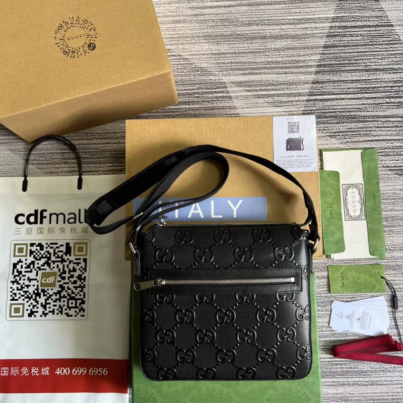 Gucci 406410 GG embosovaná malá messenger taška černá
