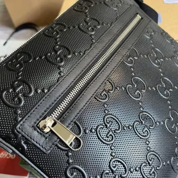 Gucci 406410 GG embosovaná malá messenger taška černá