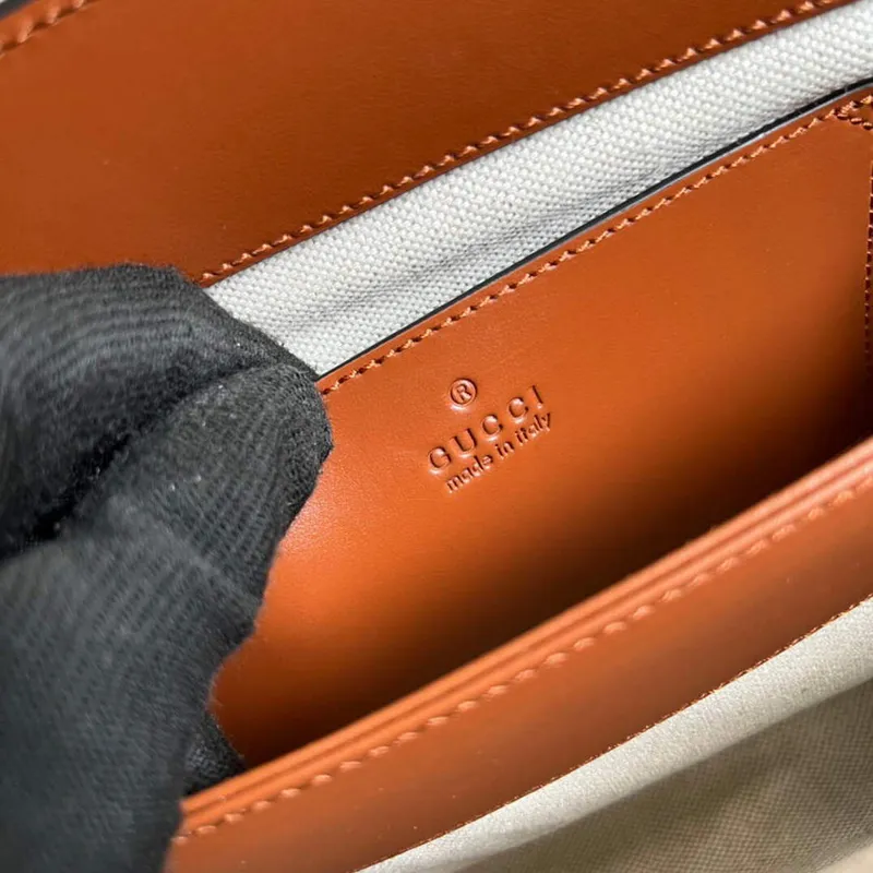 Gucci 702200 GG matelassé kožená kabelka přes rameno hnědá