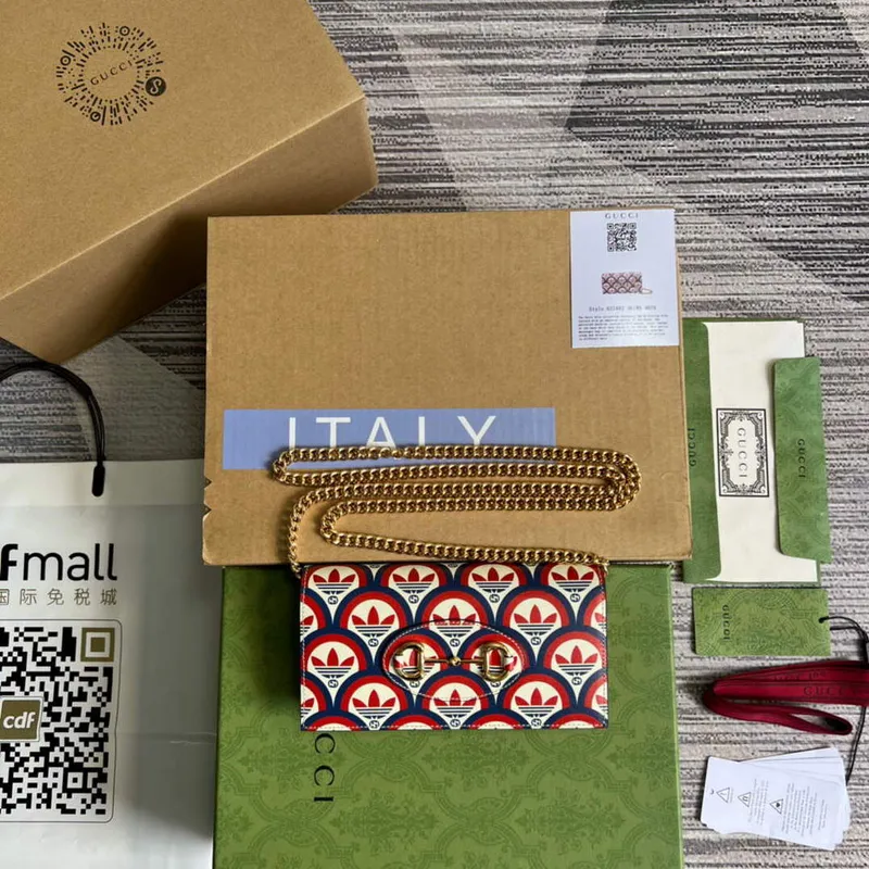 Gucci 621892 Peněženka Adidas x Gucci s řetězem Horsebit