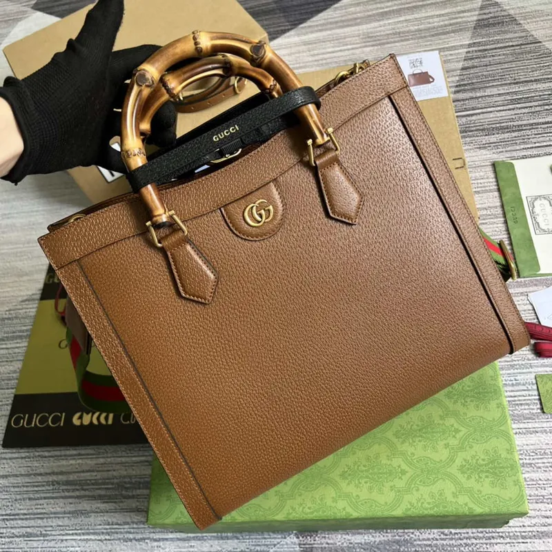 Gucci 678842 Diana střední taška hnědá
