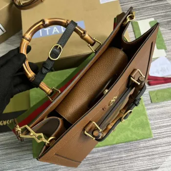 Gucci 678842 Diana střední taška hnědá