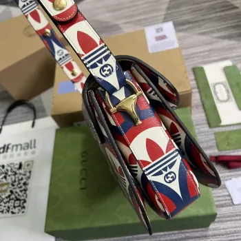 Gucci adidas x Gucci Horsebit 1955 ramenní taška 602204 modrá a červená kůže