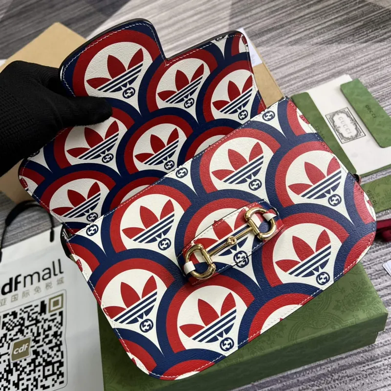 Gucci adidas x Gucci Horsebit 1955 ramenní taška 602204 modrá a červená kůže