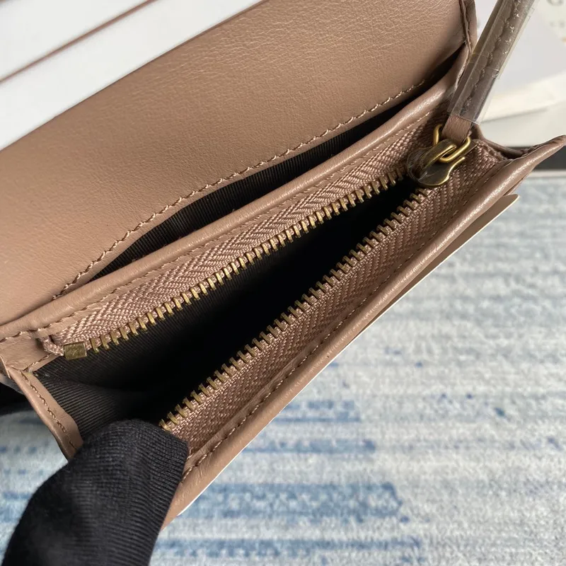 Gucci 466492 GG Marmont pouzdro na karty v světle růžové barvě