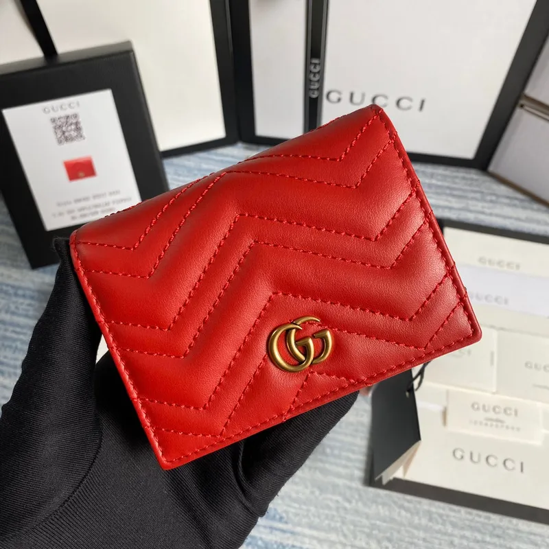 Gucci 466492 GG Marmont pouzdro na karty v červené barvě