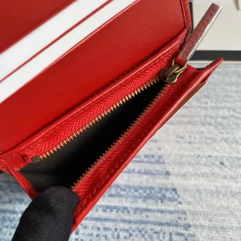 Gucci 466492 GG Marmont pouzdro na karty v červené barvě