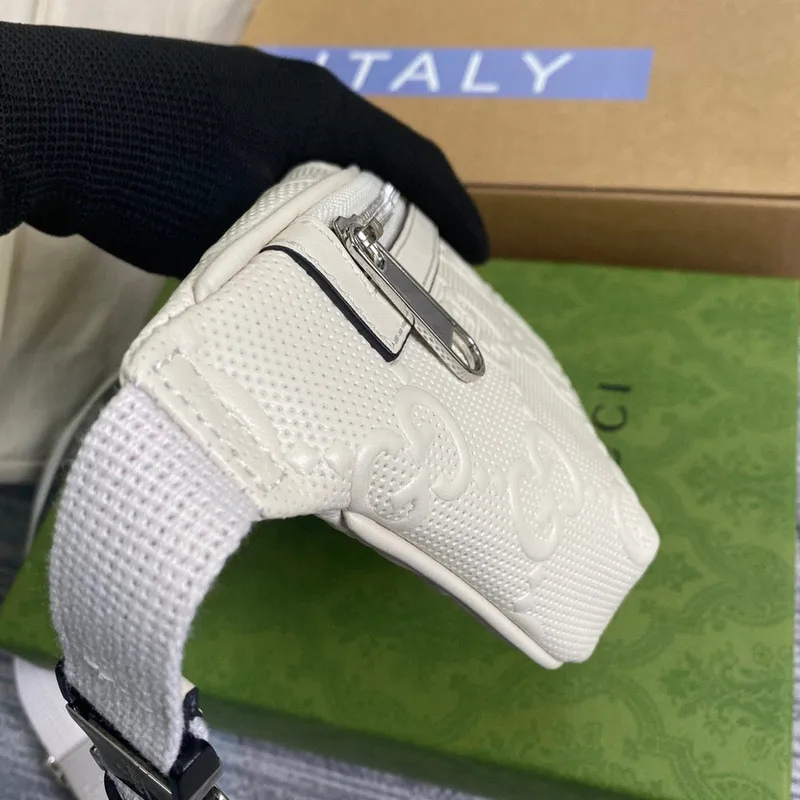 Gucci 658582 GG embosovaná taška přes rameno Bílá GG embosovaná kůže