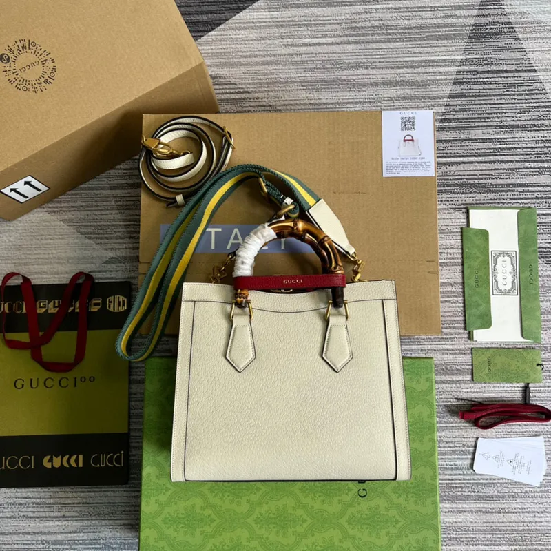 Gucci 702721 Diana Malá Taška přes Rameno Bílá kůže