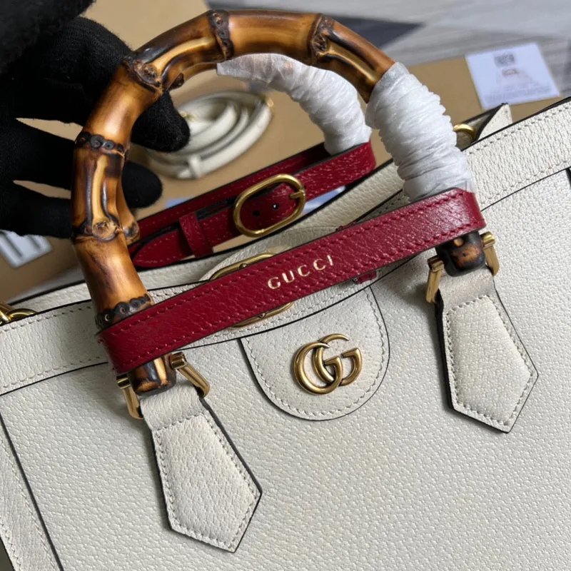 Gucci 702721 Diana Malá Taška přes Rameno Bílá kůže