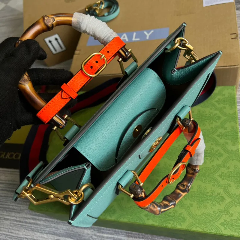 Gucci 702721 Diana Malá Taška přes Rameno Světle Modrá Kůže