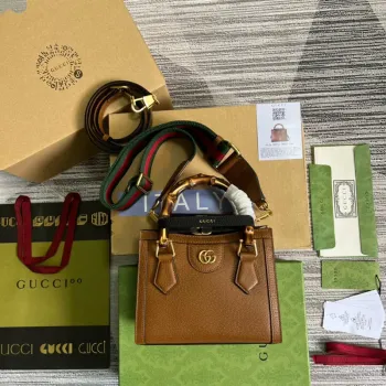 Gucci 702732 Gucci Diana Mini Tote Bag Hnědá kůže